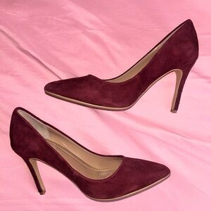 Elegant Wendy Williams Collection Pointed Toe Suede Burgundy Women's Heels